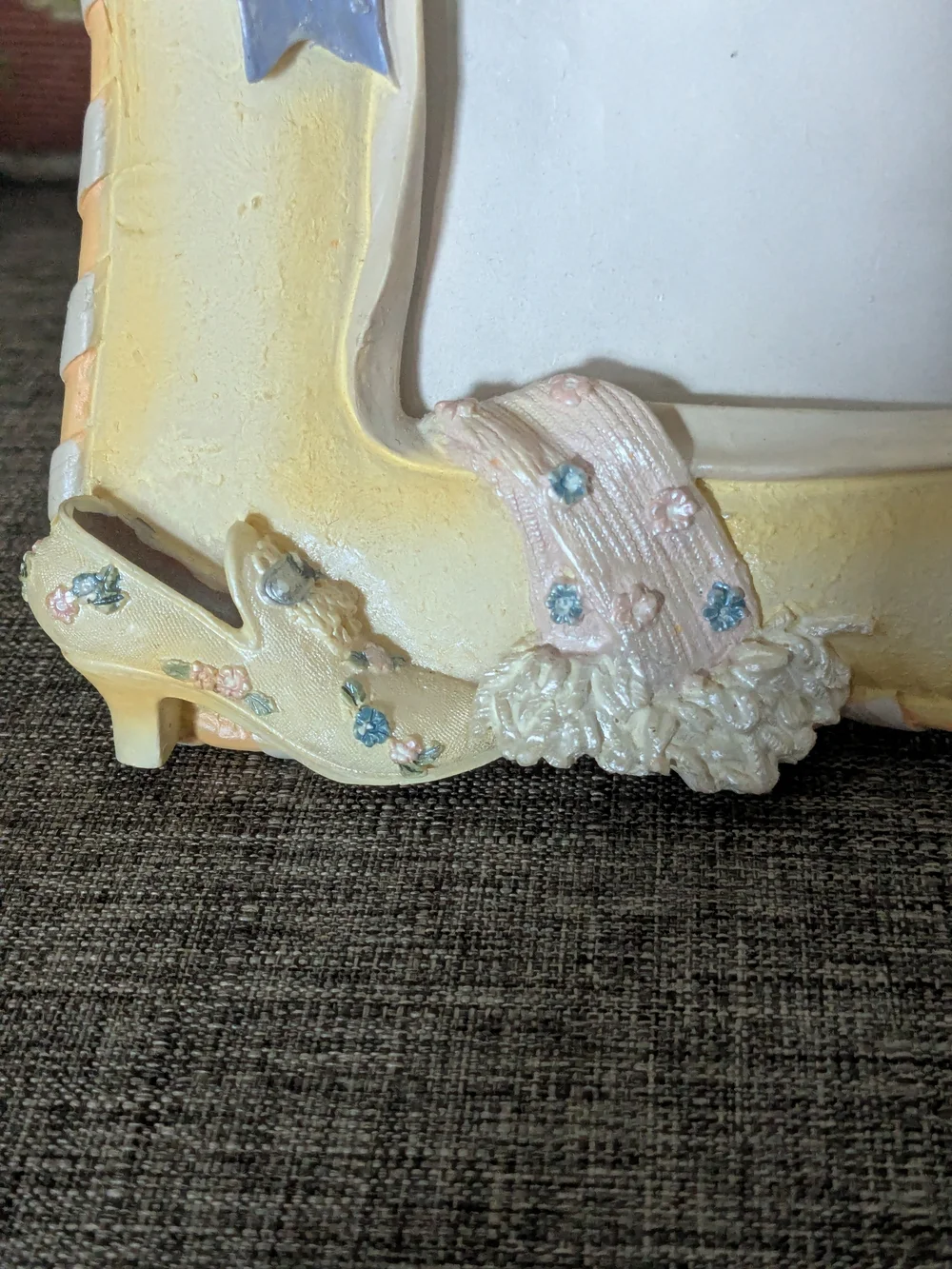 Decorative Vintage Floral Ribbon Picture Frame